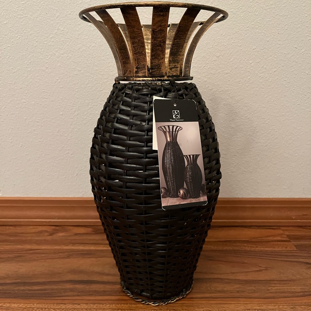 Chic Black and Gold Woven Vase